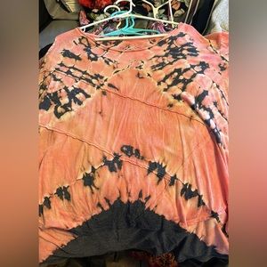 Green Tea pink and navy blue tshirt, long in the back to cover your behind